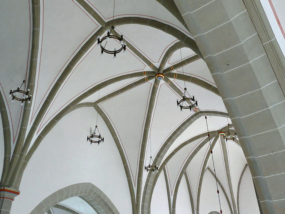 Das Gerüst ist in der Stadtpfarrkirche abgebaut (Foto: Karl-Franz Thiede)